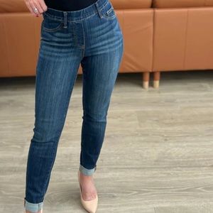 Pull on Skinny Fit Judy Blue Jeans